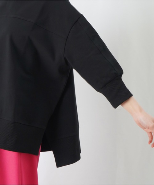 LUCA/LADY LUCK LUCA（ルカ/レディラックルカ）の「LC/LLL カットワイド切替プルオーバー / 袖ボリュームスリットプルオーバー（Tシャツ/カットソー・レディース・ブラック/オフホワイト/サックスブルー/パープル/チャコールグレー・FREE）」の14枚目の写真