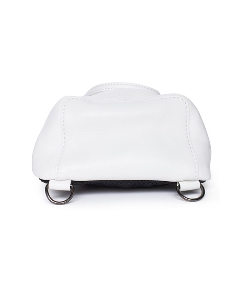 セール】TORNADO MART∴レザーボディバッグ（ボディバッグ/ウエスト