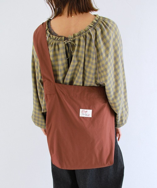 Crisp（クリスプ）の「ナイロンショルダーバッグ（ショルダーバッグ・レディース・ブラック/アイボリー/ブラウン・FREE）」の3枚目の写真