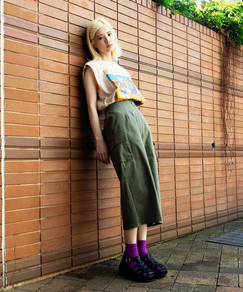 PUNYUS（プニュズ）の「フロントジップカーゴロングスカート（スカート・レディース・カーキ/ブラック・3/1/2/4）」の3枚目の写真