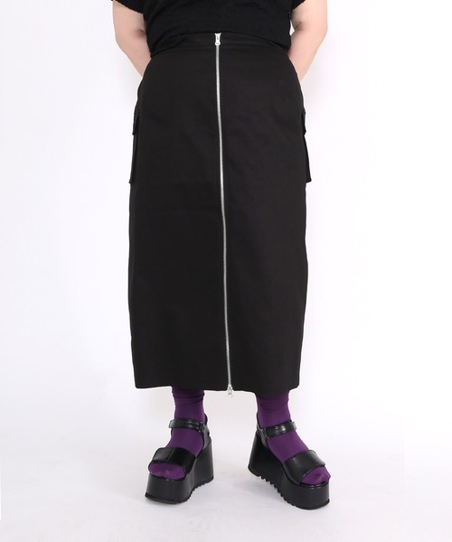 PUNYUS（プニュズ）の「フロントジップカーゴロングスカート（スカート・レディース・カーキ/ブラック・3/1/2/4）」の8枚目の写真