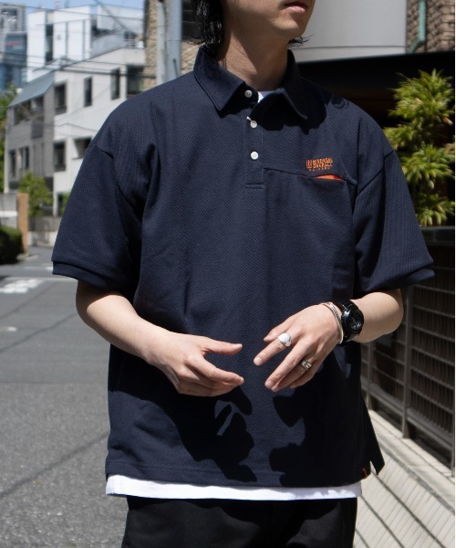 UNIVERSAL OVERALL（ユニバーサルオーバーオール）の「ポロシャツ / オーバーポロシャツ　/ OVER POLO SHIRT（ポロシャツ・メンズ・オレンジ/ホワイト/ネイビー・MEDIUM/LARGE）」の9枚目の写真
