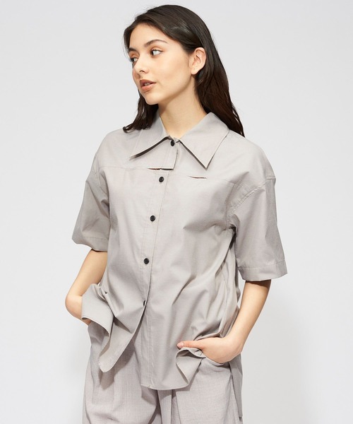 FOREVER 21（フォーエバー トゥエンティーワン）の「ストライプ/無地 カットアウトシャツ（シャツ/ブラウス・レディース・ホワイト/パープル系その他4/グレー系その他7・FREE）」の22枚目の写真