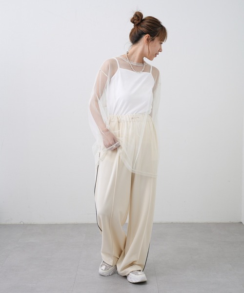 COLONY 2139（コロニートゥーワンスリーナイン）の「ビッグチュールトップス＋キャミソールセット（Tシャツ/カットソー・レディース・ブラック/グレー/オフホワイト・FREE）」の18枚目の写真