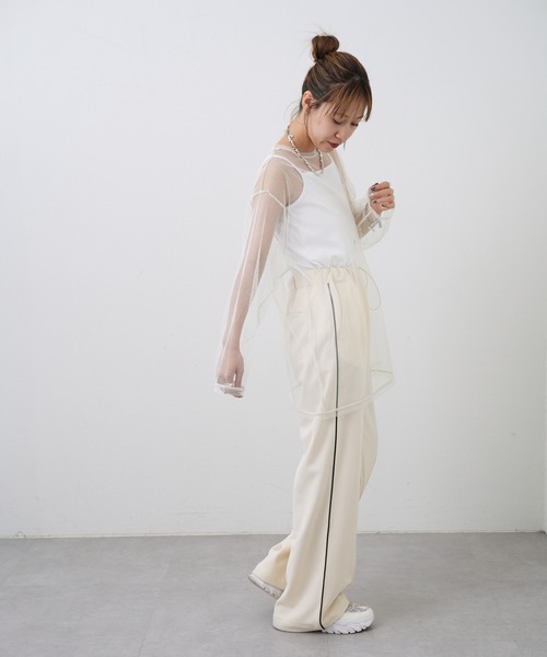 COLONY 2139（コロニートゥーワンスリーナイン）の「ビッグチュールトップス＋キャミソールセット（Tシャツ/カットソー・レディース・ブラック/グレー/オフホワイト・FREE）」の20枚目の写真