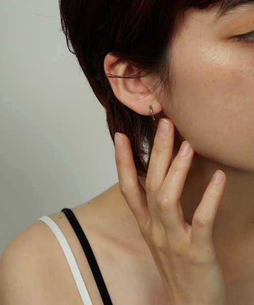 ORLEAN(オルレアン)の「【ORLEAN】シンプルフープピアス 11mm 316L ユニセックス(ピアス(両耳用)・レディース・シルバー/ゴールド・フリー)」の11枚目の写真