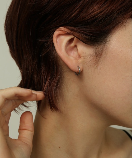 ORLEAN(オルレアン)の「【ORLEAN】シンプルフープピアス 11mm 316L ユニセックス(ピアス(両耳用)・レディース・シルバー/ゴールド・フリー)」の14枚目の写真