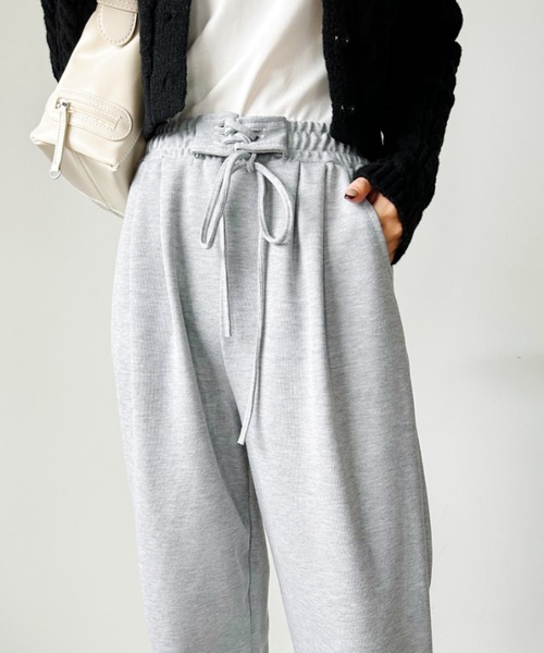 CLEA（クレア）の「ウエストレースアップボリュームカラースウェットパンツ（スウェットパンツ・レディース・グレー/ブラック/アイボリー/パープル/ピンク・M/L/XL）」の4枚目の写真