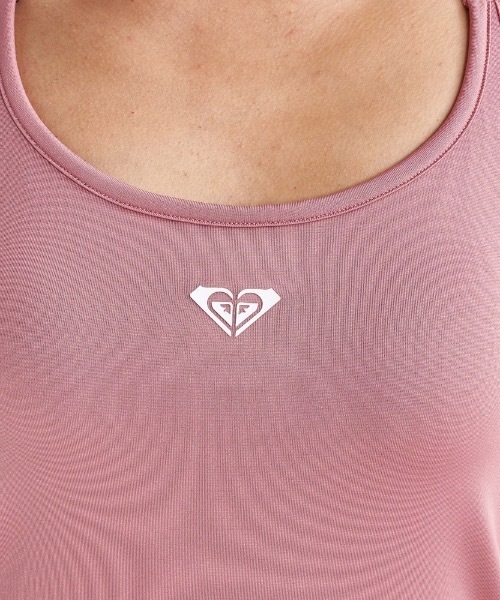 ROXY（ロキシー）の「MY 1ST ROXY TANK/ロキシーUVカット付きドライワンポイントブランドロゴキャミタンクトップ（タンクトップ・レディース・ブラック/ピンク/グリーン/チャコールグレー・LARGE/MEDIUM/SMALL）」の8枚目の写真