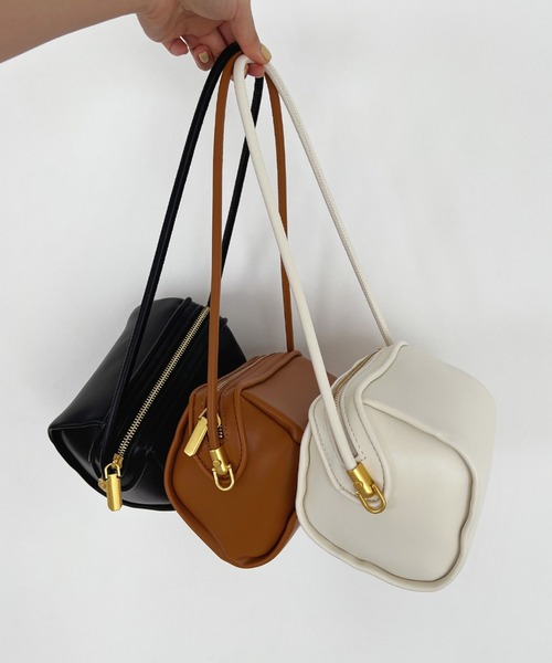 Olu.（オルドット）の「ミニスクエアバッグ（ショルダーバッグ・レディース・ブラック/キャメル/ホワイト・FREE）」の3枚目の写真