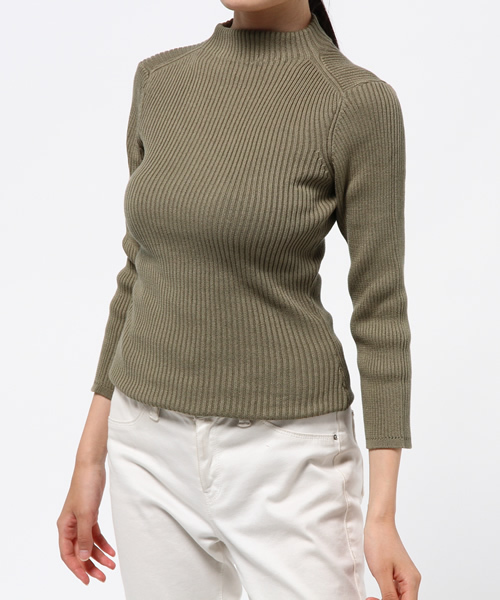 Whim Gazette（ウィムガゼット）の「2×2RIBボトルネックプルオーバー（ニット/セーター・レディース・カーキ/ネイビー・ﾌﾘ-）」の9枚目の写真