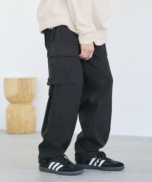 The unormwind（ザアンノームワインド）の「ドローコードツイルワイドストレートカーゴパンツ（カーゴパンツ・メンズ・ベージュ/オリーブ/ブラック・M/L/LL）」の2枚目の写真