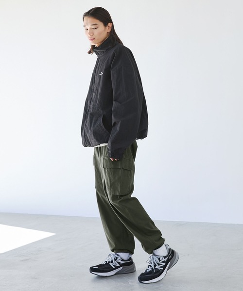 The unormwind（ザアンノームワインド）の「ドローコードツイルワイドストレートカーゴパンツ（カーゴパンツ・メンズ・ベージュ/オリーブ/ブラック・M/L/LL）」の12枚目の写真