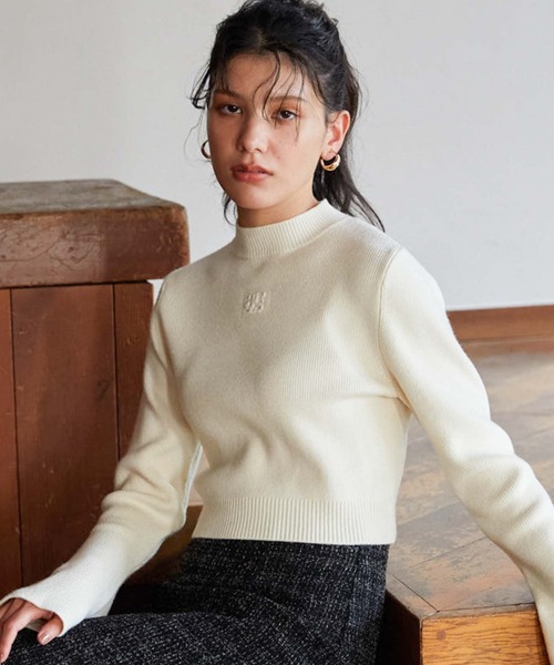 archives（アルシーヴ）の「ロゴエンボスフレアスリーブニット（ニット