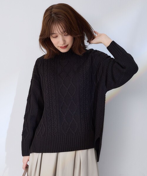 ANY(エニィ)の「【6色展開】ソフトアクリルハイネックケーブルニット(ニット/セーター・レディース・ダークブラウン系/ブラック系/ワイン系/アイボリー系/ブルー系/オールドローズ系・4)」の17枚目の写真