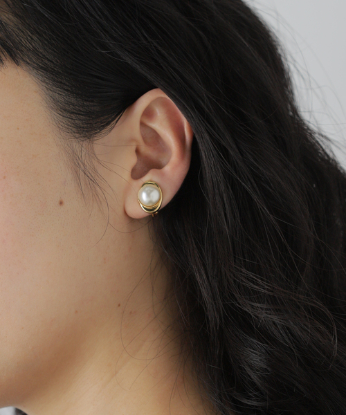 La TOTALITE（ラトータリテ）の「【CALINE PARIS/カリーヌ パリ】パールイヤリング（イヤリング・レディース・ゴールド・FREE）」の6枚目の写真