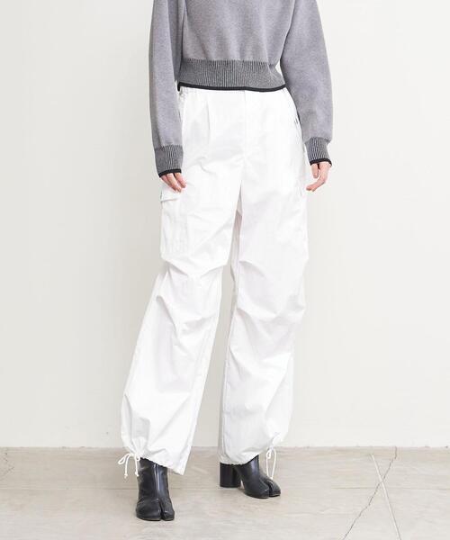 AEWEN MATOPH(イウエン マトフ)の「<AEWEN MATOPH>パラシュートパンツ(カーゴパンツ・レディース・ホワイト/ブラック・36/38)」の2枚目の写真