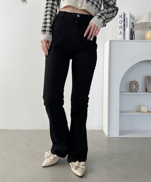 CLEA(クレア)の「ストレッチフレアデニムパンツ(デニムパンツ・レディース・ブラック/ブルー・L/M)」の5枚目の写真