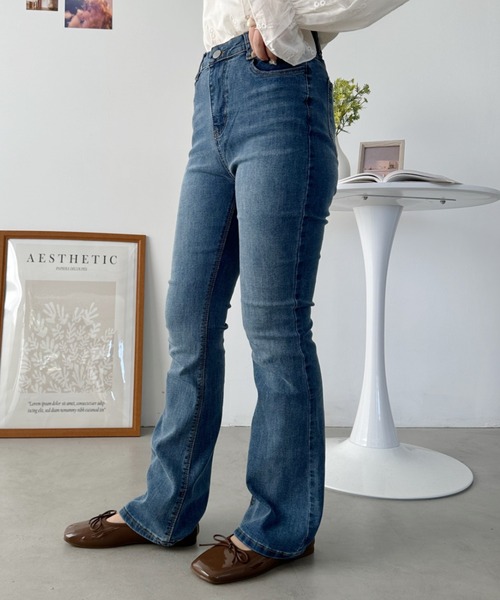 CLEA(クレア)の「ストレッチフレアデニムパンツ(デニムパンツ・レディース・ブラック/ブルー・L/M)」の20枚目の写真