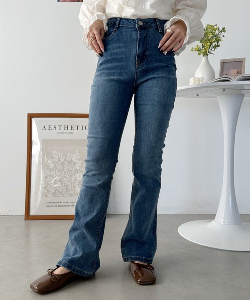 CLEA(クレア)の「ストレッチフレアデニムパンツ(デニムパンツ・レディース・ブラック/ブルー・L/M)」の14枚目の写真