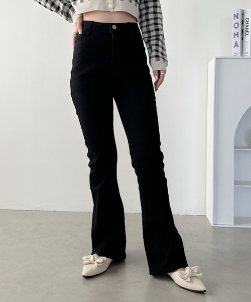 CLEA(クレア)の「ストレッチフレアデニムパンツ(デニムパンツ・レディース・ブラック/ブルー・L/M)」の3枚目の写真