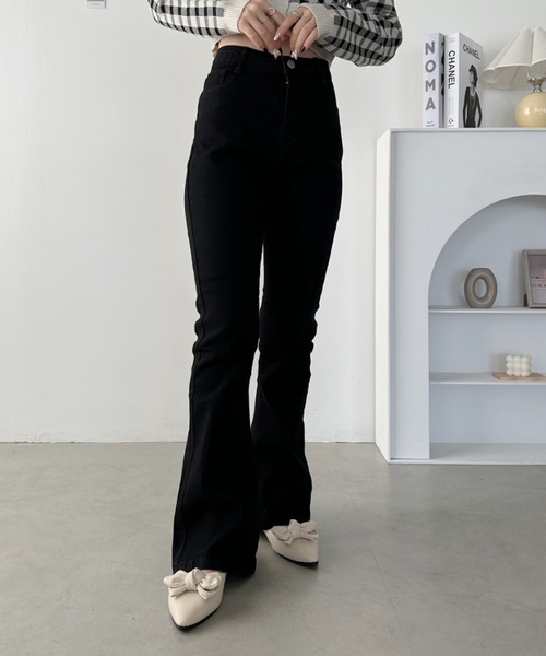 CLEA(クレア)の「ストレッチフレアデニムパンツ(デニムパンツ・レディース・ブラック/ブルー・L/M)」の4枚目の写真