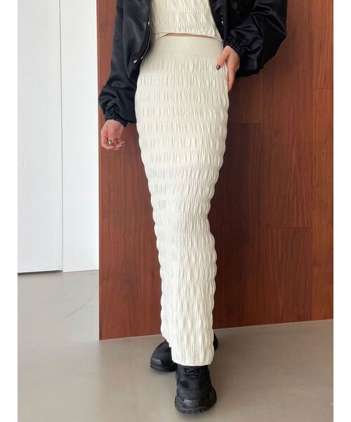 EMODA（エモダ）の「シャーリングロングニットスカート（スカート・レディース・ホワイト/グレー/ブラック・FREE）」の4枚目の写真
