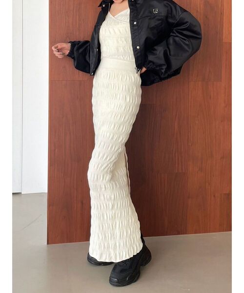 EMODA（エモダ）の「シャーリングロングニットスカート（スカート・レディース・ホワイト/グレー/ブラック・FREE）」の6枚目の写真