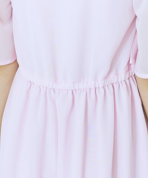 marun（マルン）の「＜大きいサイズ＞　サイドリボンシフォンワンピース marun（ワンピース・レディース・ベージュ/ピンク・L/LL/3L/4L/5L）」の22枚目の写真