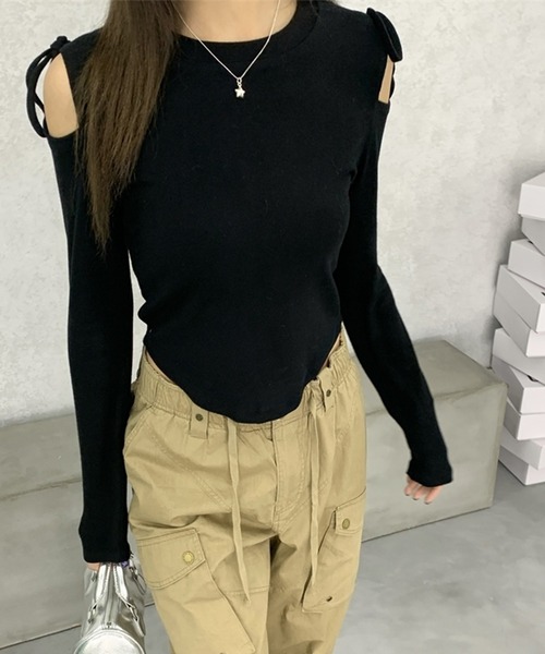 LYEON(リヨン)の「カットアウトショルダーテレコトップス/コンパクトロンT(Tシャツ/カットソー・レディース・オフホワイト/ブラック・FREE)」の19枚目の写真