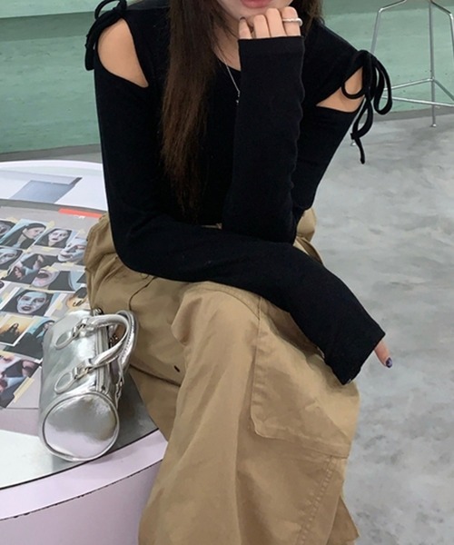 LYEON(リヨン)の「カットアウトショルダーテレコトップス/コンパクトロンT(Tシャツ/カットソー・レディース・オフホワイト/ブラック・FREE)」の15枚目の写真