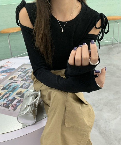 LYEON(リヨン)の「カットアウトショルダーテレコトップス/コンパクトロンT(Tシャツ/カットソー・レディース・オフホワイト/ブラック・FREE)」の13枚目の写真