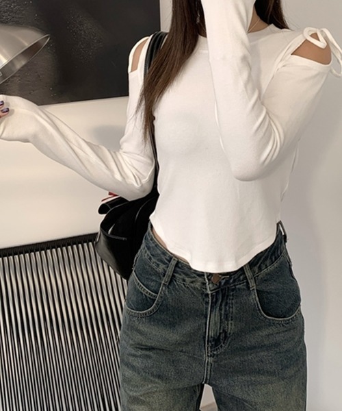 LYEON(リヨン)の「カットアウトショルダーテレコトップス/コンパクトロンT(Tシャツ/カットソー・レディース・オフホワイト/ブラック・FREE)」の8枚目の写真