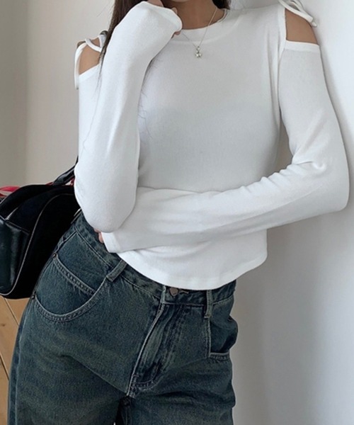 LYEON(リヨン)の「カットアウトショルダーテレコトップス/コンパクトロンT(Tシャツ/カットソー・レディース・オフホワイト/ブラック・FREE)」の5枚目の写真