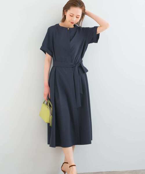 URBAN RESEARCH ROSSO WOMEN（アーバンリサーチ　ロッソ）の「Aラインショートスリーブワンピース（ワンピース・レディース・グレー系その他/ライトカーキ/ネイビー・FREE）」の3枚目の写真