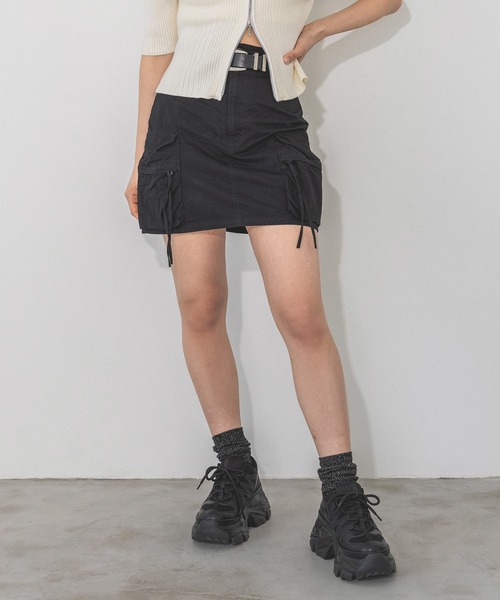PAGEBOY(ページボーイ)の「3Dポケットミニスカート(スカート・レディース・ブラック/チャコールグレー・FREE)」の4枚目の写真