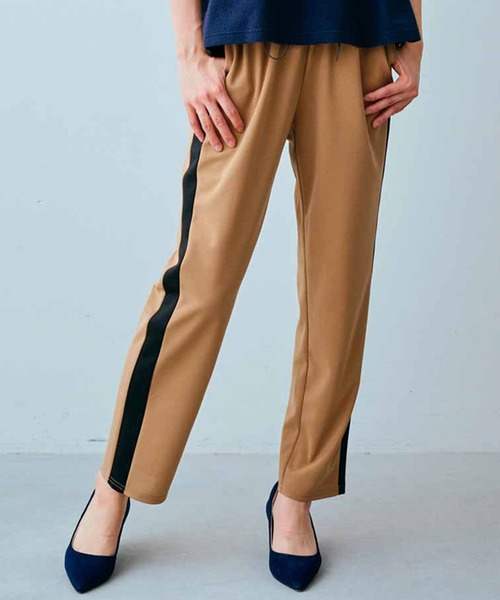 IEDIT(イディット)の「IEDIT 布はく見えカットソー素材のサイドライン入りテーパードパンツ(その他パンツ・レディース・キャメル/ブラック・MEDIUM/LARGE/X-LARGE/XX-LARGE/SMALL/XXX-LARGE)」の1枚目の写真