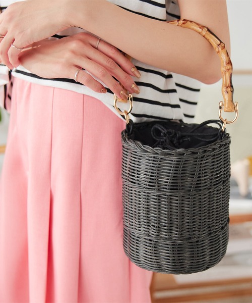 KOBE LETTUCE（コウベレタス）の「バンブーハンドルラタンバッグ（ハンドバッグ・レディース・ブラック/ベージュ・F）」の11枚目の写真