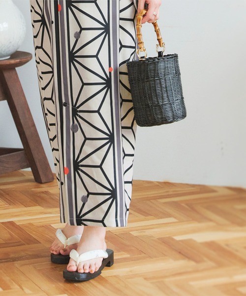 KOBE LETTUCE（コウベレタス）の「バンブーハンドルラタンバッグ（ハンドバッグ・レディース・ブラック/ベージュ・F）」の21枚目の写真