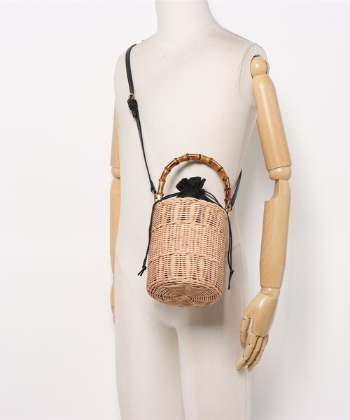 KOBE LETTUCE（コウベレタス）の「バンブーハンドルラタンバッグ（ハンドバッグ・レディース・ブラック/ベージュ・F）」の17枚目の写真