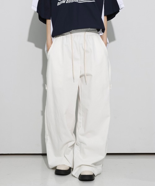 FOLLOWIN（フォロウィン）の「[UNISEX][カタチ綺麗！！]サイドスナップダブルアジャストバルーンワイドパンツ（カーゴパンツ・レディース・ホワイト/ブラック・FREE）」の15枚目の写真