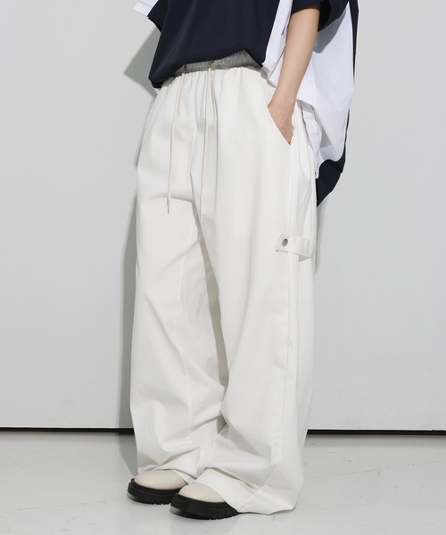 FOLLOWIN（フォロウィン）の「[UNISEX][カタチ綺麗！！]サイドスナップダブルアジャストバルーンワイドパンツ（カーゴパンツ・レディース・ホワイト/ブラック・FREE）」の13枚目の写真