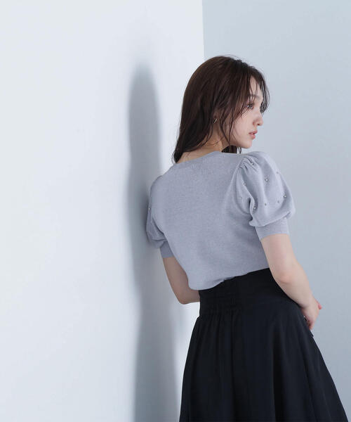 ナチュラルビューティーベーシック ブラックパフスリーブニット半袖 NATURAL BEAUTY BASIC（ナチュラルビューティーベーシック）の