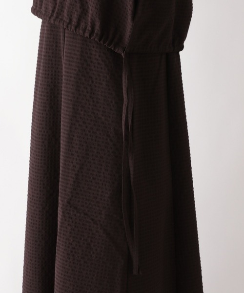 GLOBAL WORK（グローバルワーク）の「MATINEE LINE/ドロストブラウス＊キャミワンピース/123953（ワンピース・レディース・ブラック/ブラウン・LARGE/MEDIUM）」の16枚目の写真