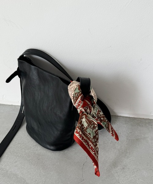 CANAL JEAN（キャナルジーン）の「El mar　コットンプリントバンダナ（バンダナ/スカーフ・レディース・ブルー/ブラウン/レッド・ONE SIZE）」の14枚目の写真