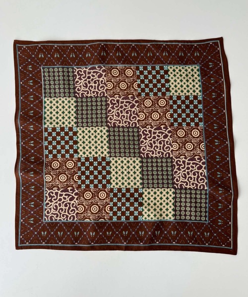 CANAL JEAN（キャナルジーン）の「El mar　コットンプリントバンダナ（バンダナ/スカーフ・レディース・ブルー/ブラウン/レッド・ONE SIZE）」の18枚目の写真