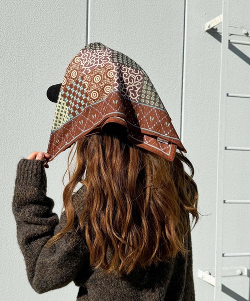 CANAL JEAN（キャナルジーン）の「El mar　コットンプリントバンダナ（バンダナ/スカーフ・レディース・ブルー/ブラウン/レッド・ONE SIZE）」の20枚目の写真