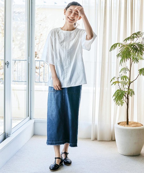 and myera（アンド マイラ）の「ａｎｄ　ｍｙｅｒａ　アンティークブラウス（シャツ/ブラウス・レディース・ホワイト・MEDIUM/LARGE/X-LARGE/SMALL）」の2枚目の写真