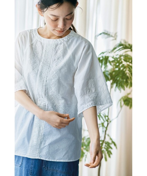 and myera（アンド マイラ）の「ａｎｄ　ｍｙｅｒａ　アンティークブラウス（シャツ/ブラウス・レディース・ホワイト・MEDIUM/LARGE/X-LARGE/SMALL）」の7枚目の写真