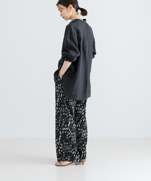 URBAN RESEARCH（アーバンリサーチ）の「ブラッシュプリントギャザーパンツ（その他パンツ・レディース・ブラック系その他/ホワイト系その他・FREE）」の5枚目の写真